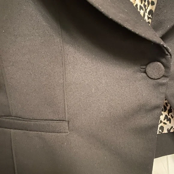 Black blazer with quarter sleeves - Picture 9 of 11